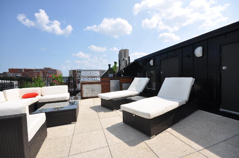 658 Massachusetts Ave, South End