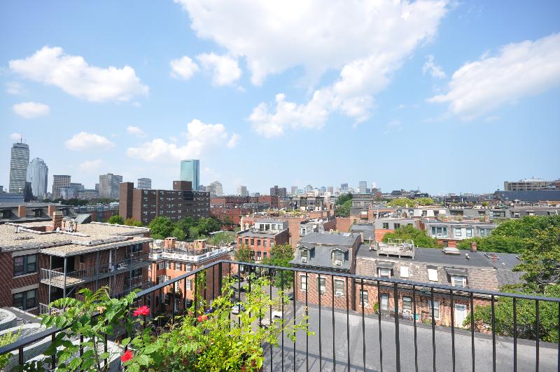 658 Massachusetts Ave, South End