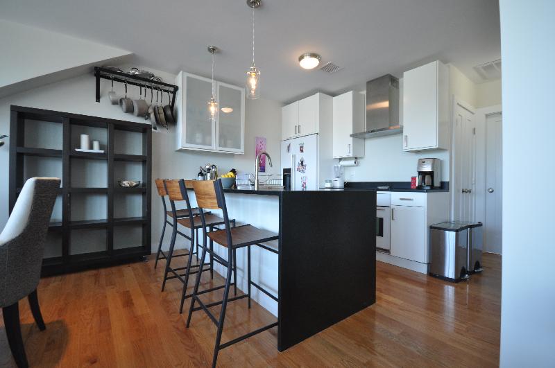 658 Massachusetts Ave, South End