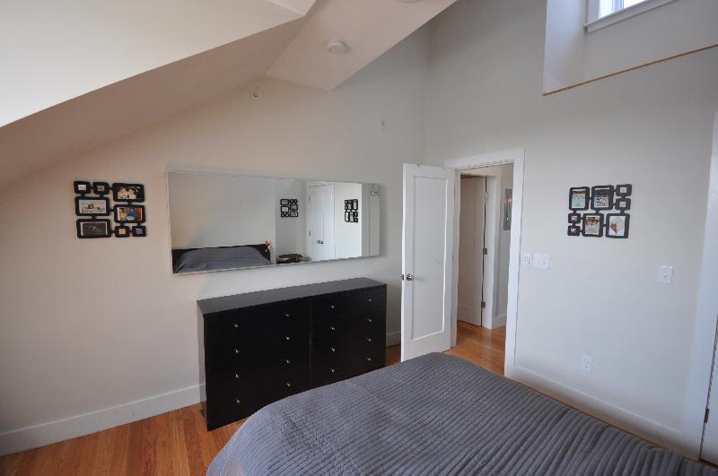 658 Massachusetts Ave, South End