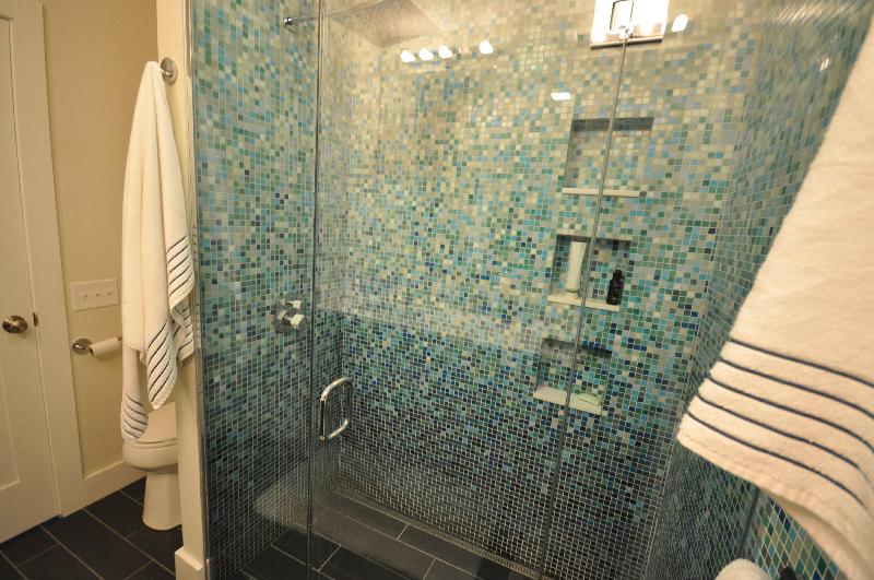 658 Massachusetts Ave, South End