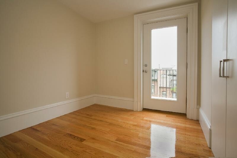 3 bed, 1.5 bath apartment for rent at 658 Massachusetts Ave Unit 4, South End — photo 9 of 10