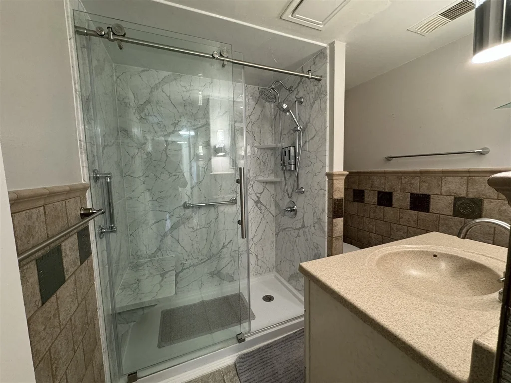 16 Homestead Ave, Quincy