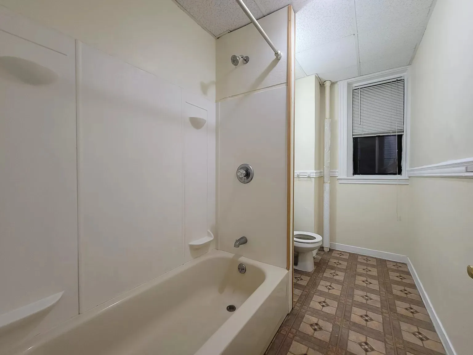 364 Riverway, Mission Hill