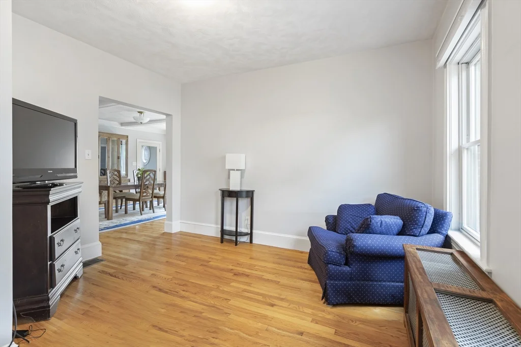 17 Gilbert St, Newton