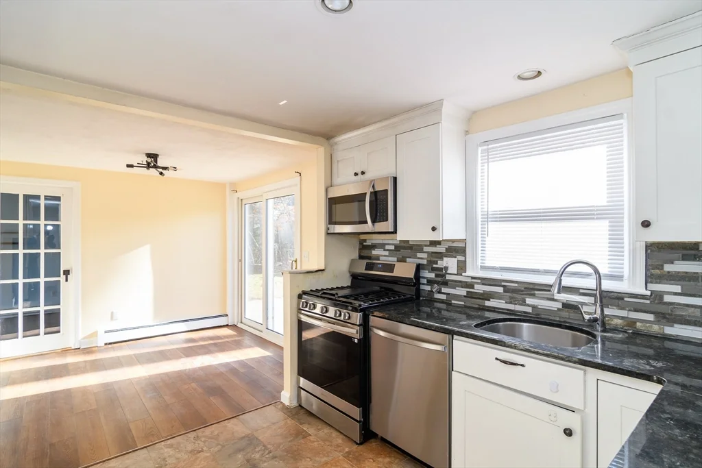 10 Spring Valley Rd, Natick