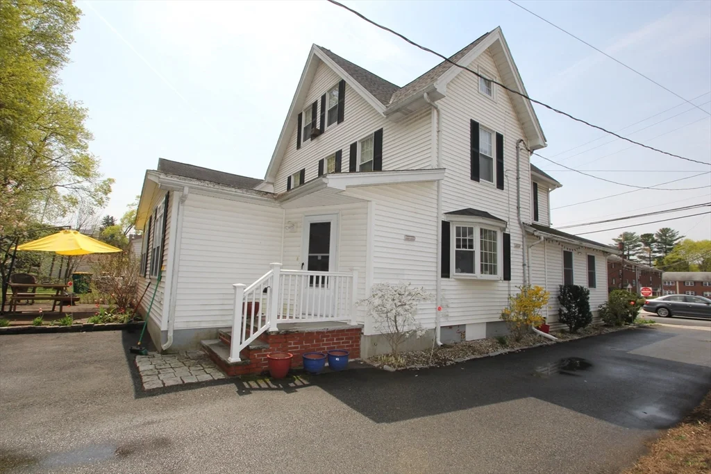 24 Arlington Rd, Woburn