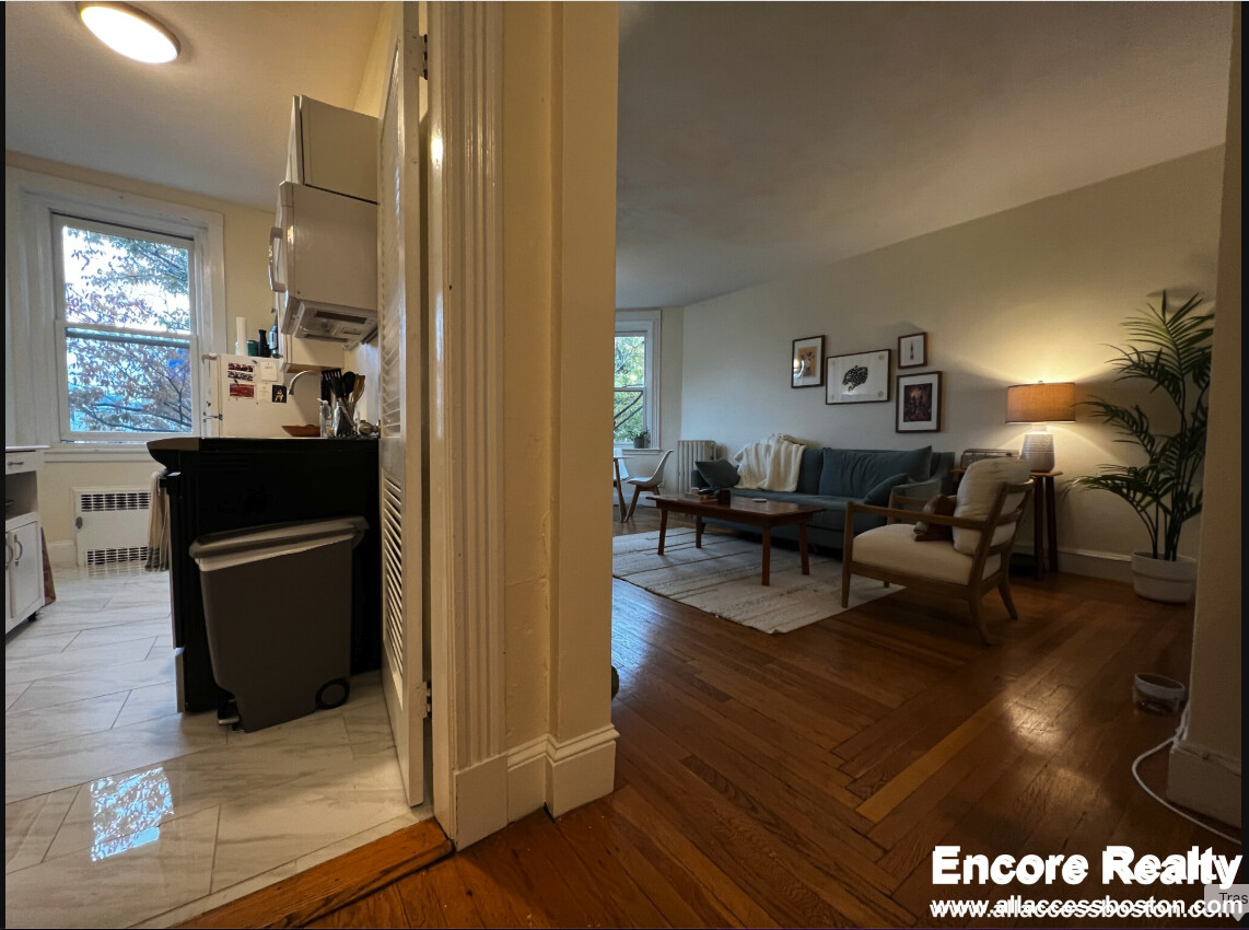 33 Stearns Rd, Coolidge Corner