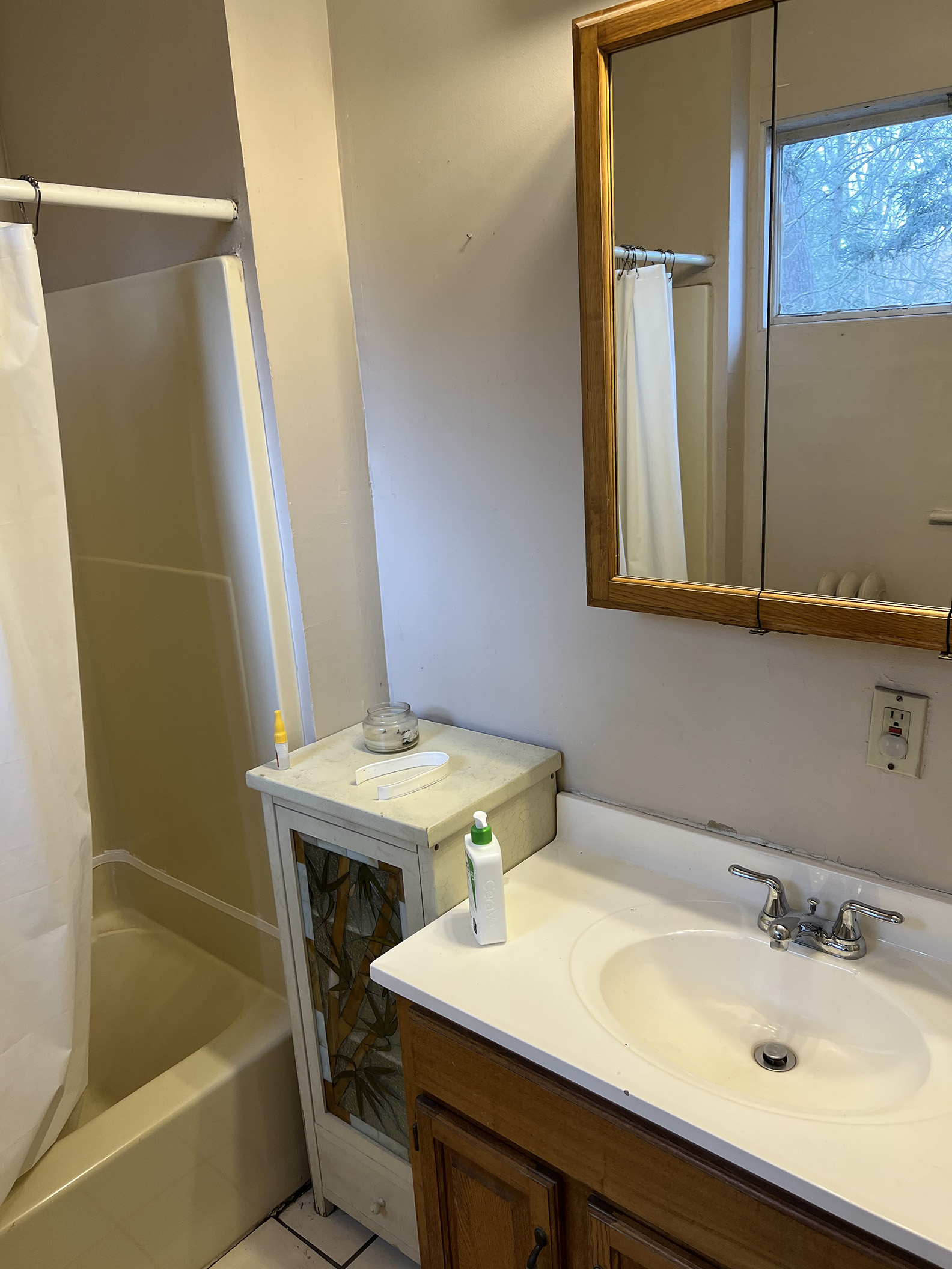 2 bed, 1 bath apartment for rent at 395 Lexington St Unit 1, Waltham — photo 11 of 22