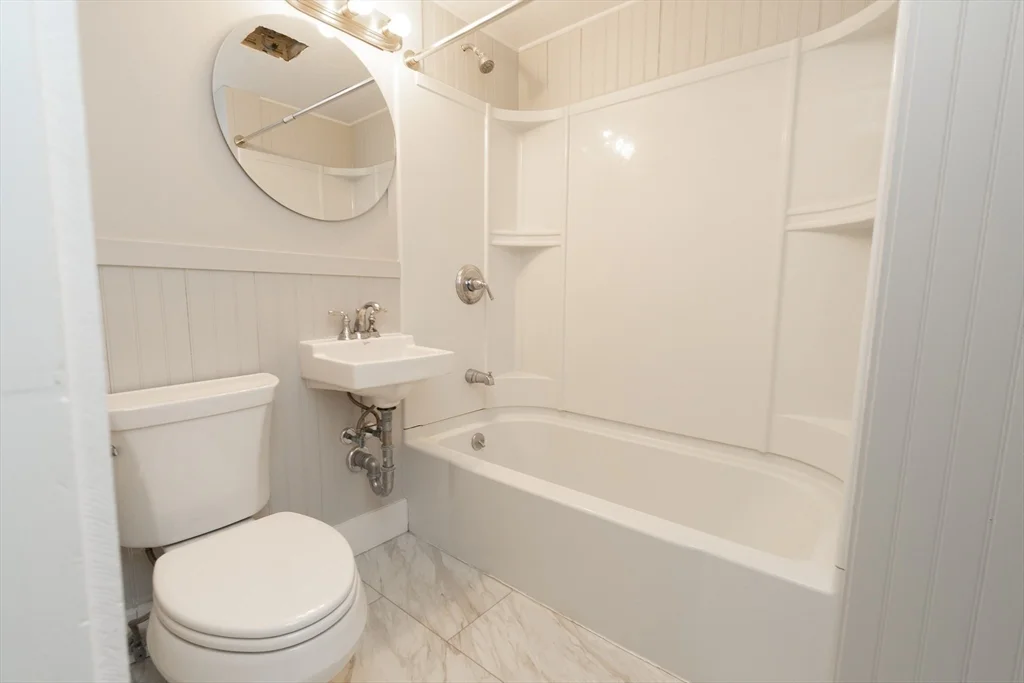 7 Central St, Hudson