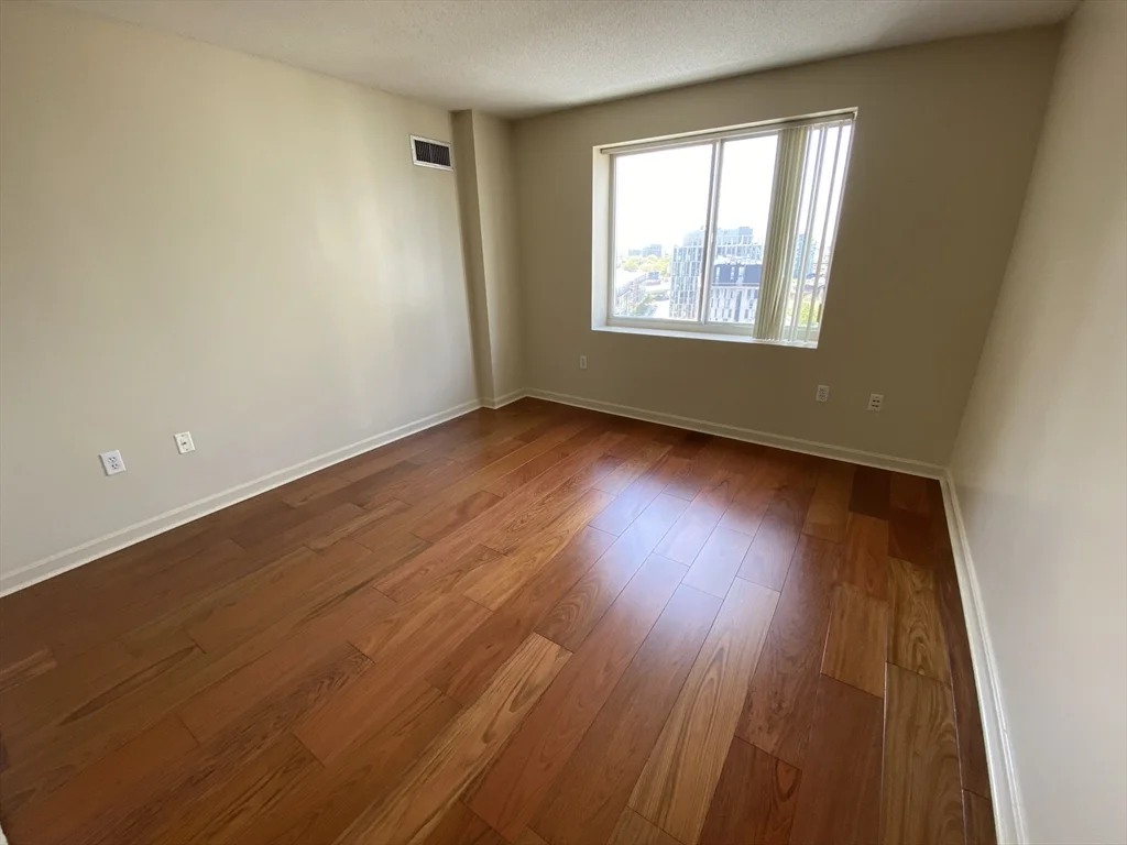 10 Museum Way, East Cambridge