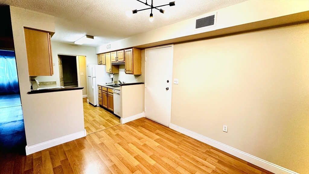 10 Beals Cove Rd, West Hingham