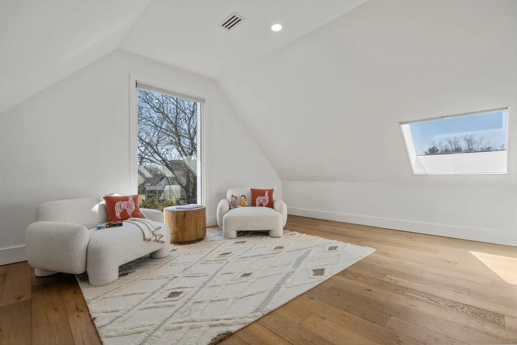 30 Whipple Rd, Lexington