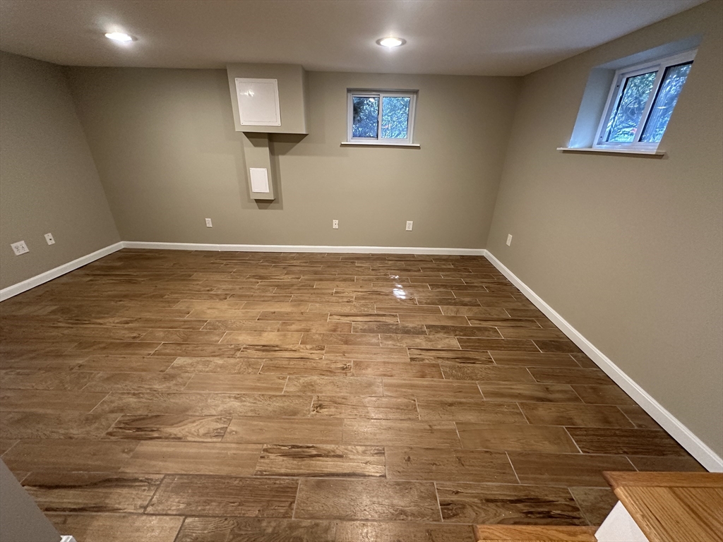 23 Safford St, Quincy