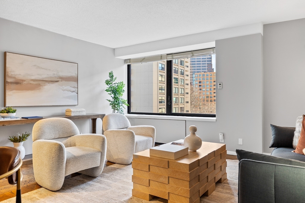 85 E India Row, Waterfront