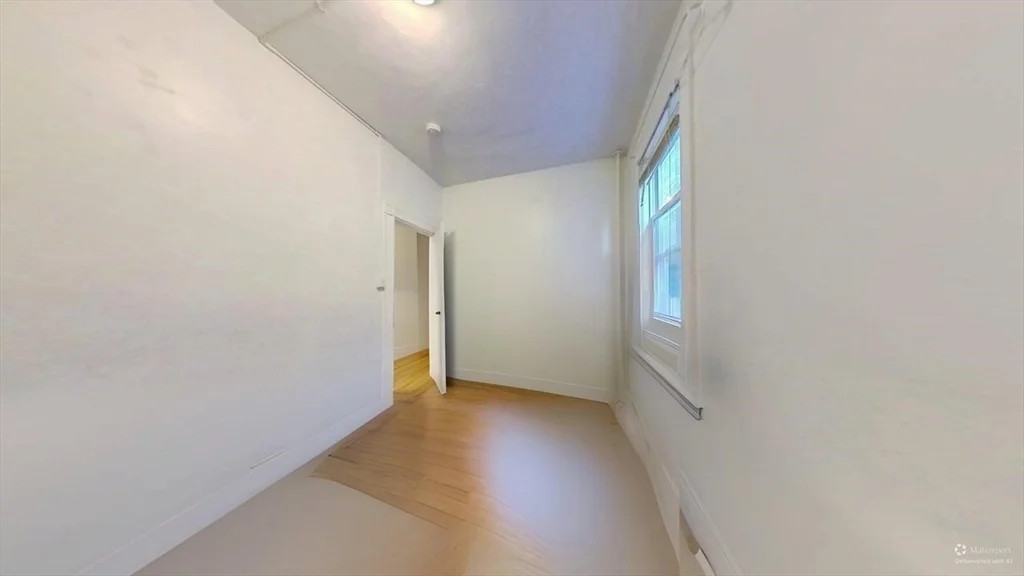 34 Cherokee, Mission Hill