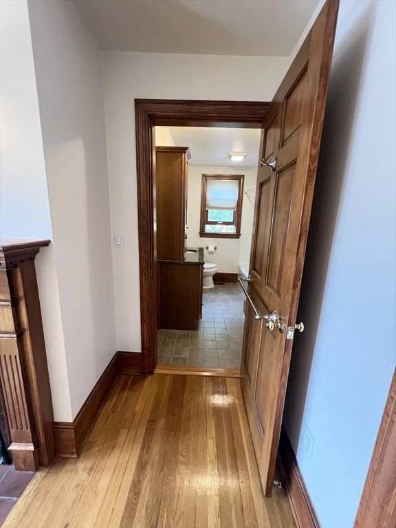 584 Humphrey St, Swampscott