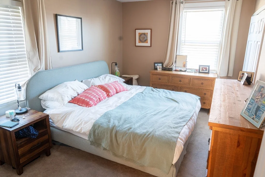 4 Tyndale St, Roslindale