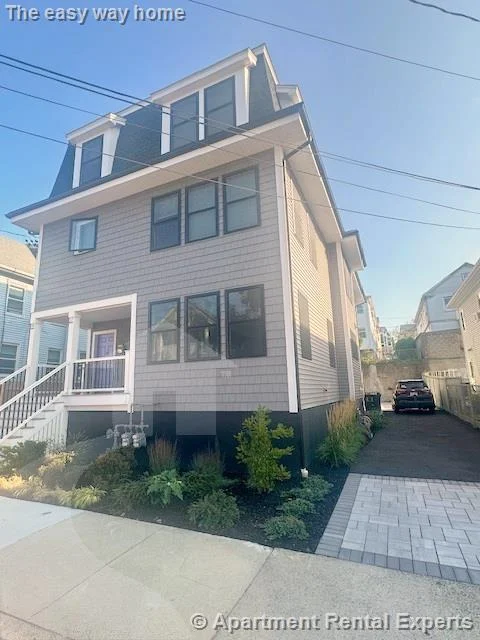 37 Governor Winthrop Rd, Ten Hills