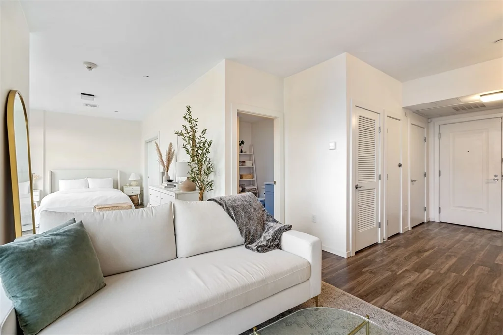 839 Beacon St, Fenway