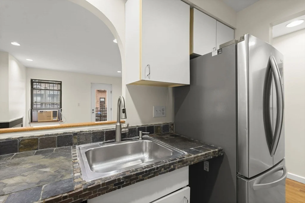 18 East Springfield St, Harrison Lenox