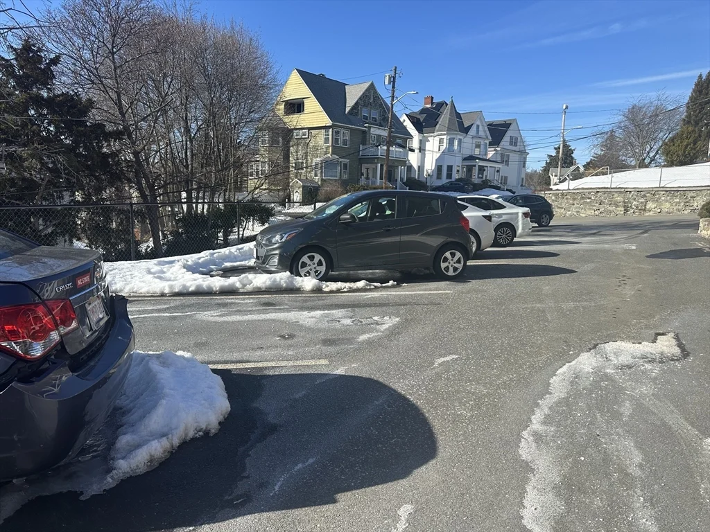 27 Alpine St, West End