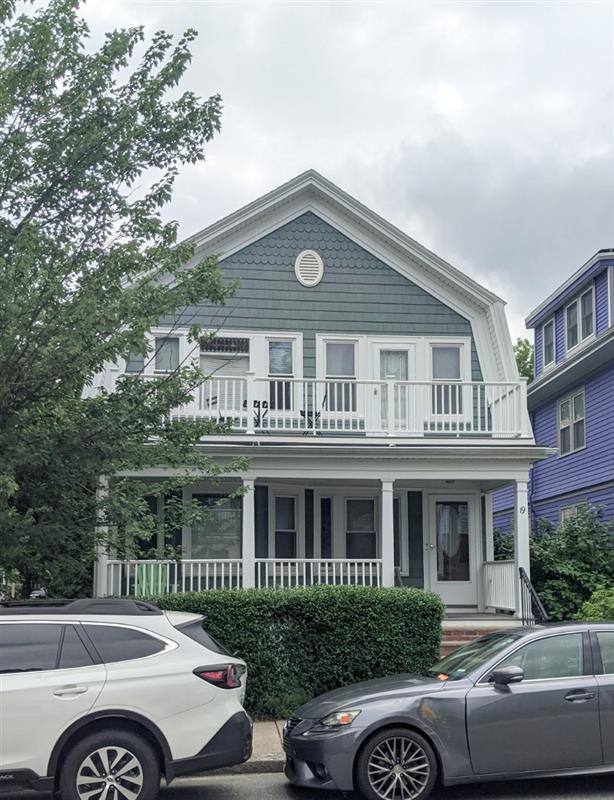 19 Leonard St, Tufts