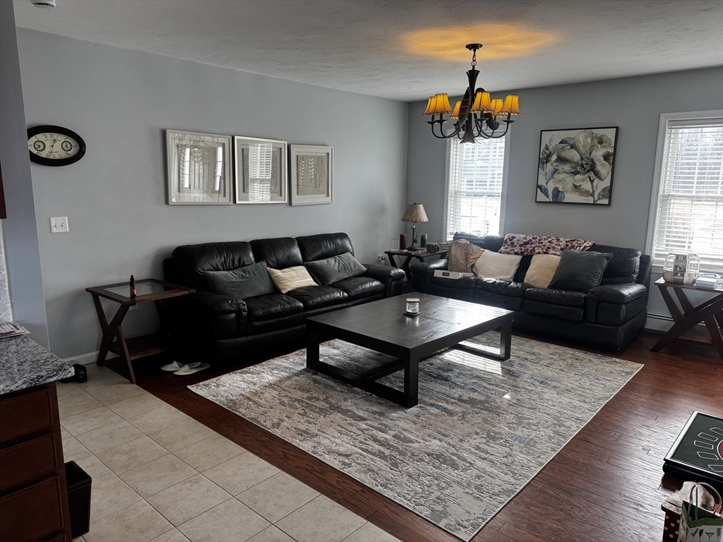 1 Saddlebrook Rd, Plainville