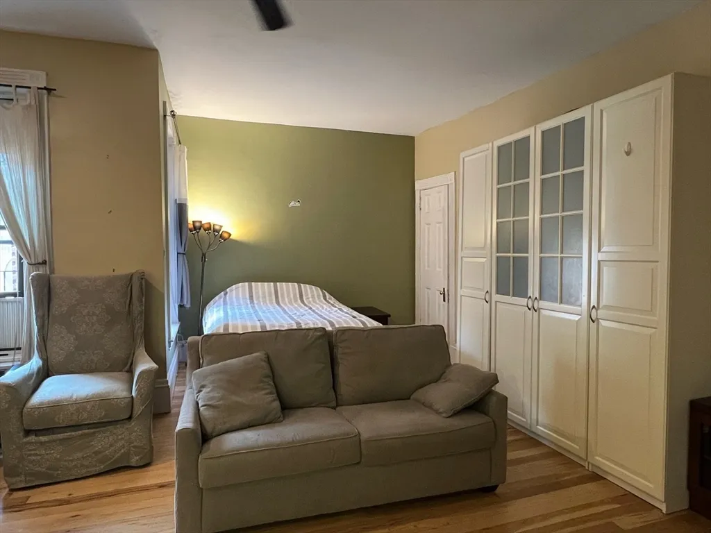 271 Dartmouth St, Back Bay