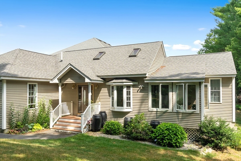 7 Charles Pl, Pepperell