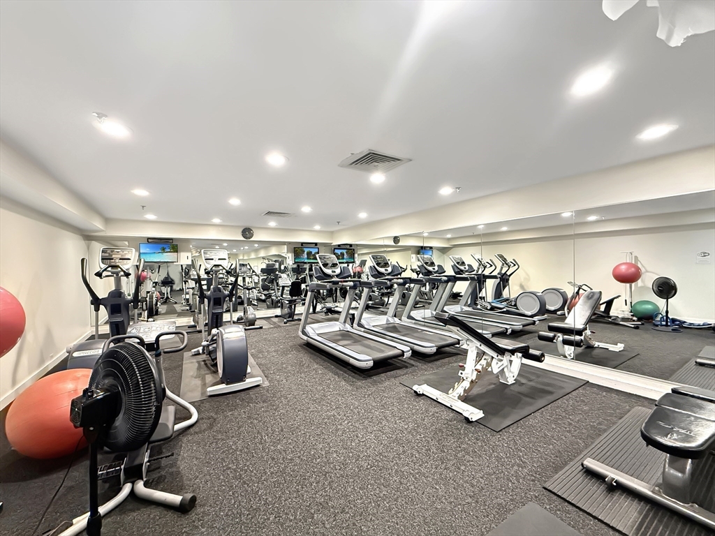 15 N Beacon St, Allston