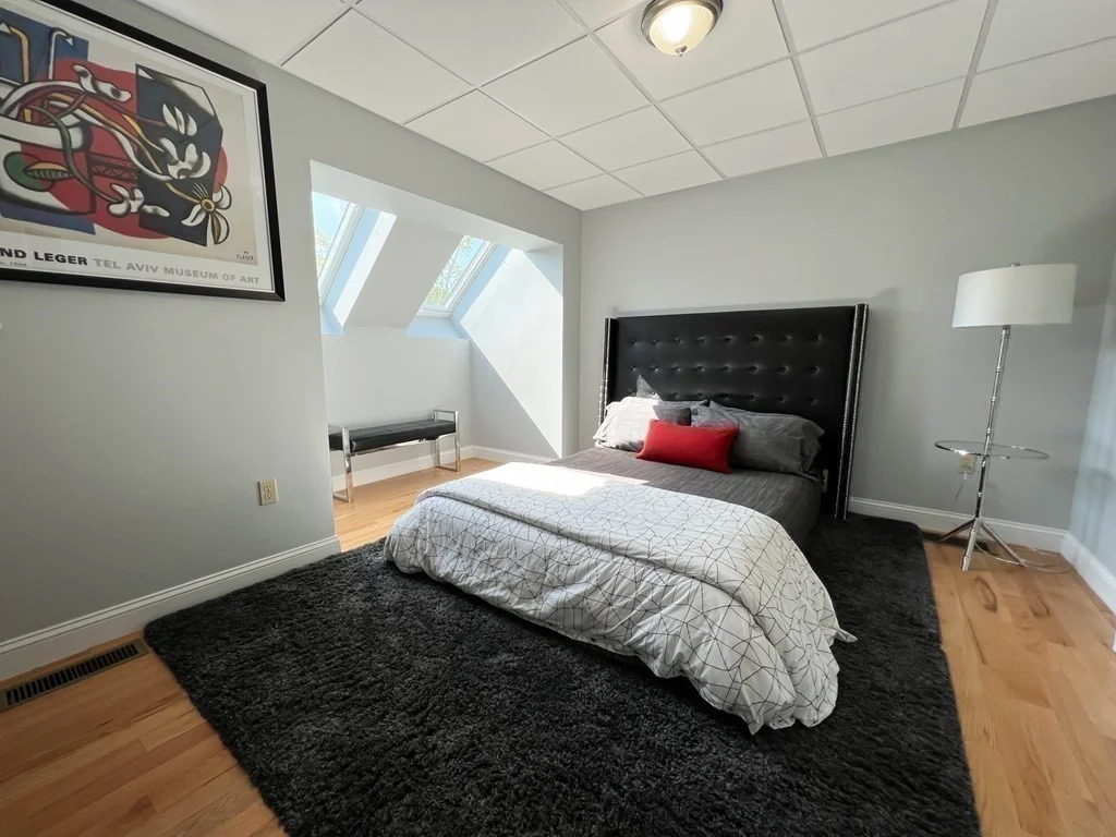 139R Linden St, Wellesley