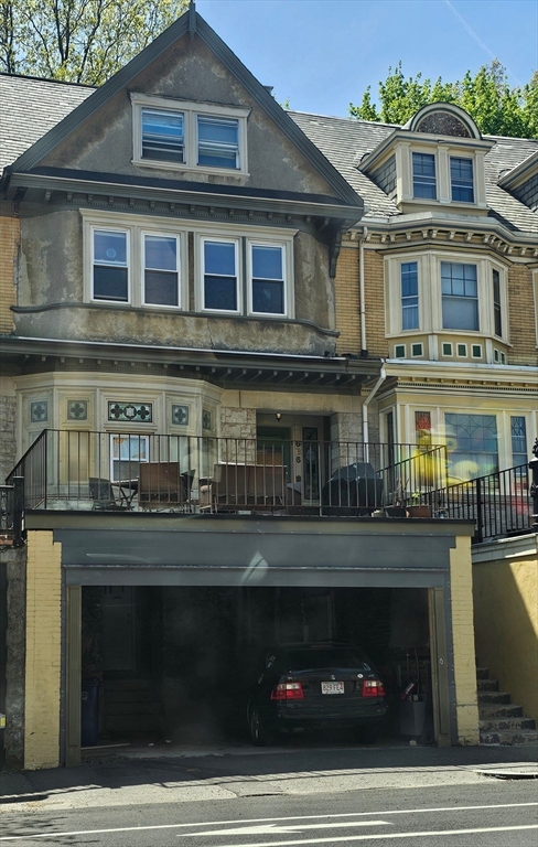 686 Washington St, Brookline