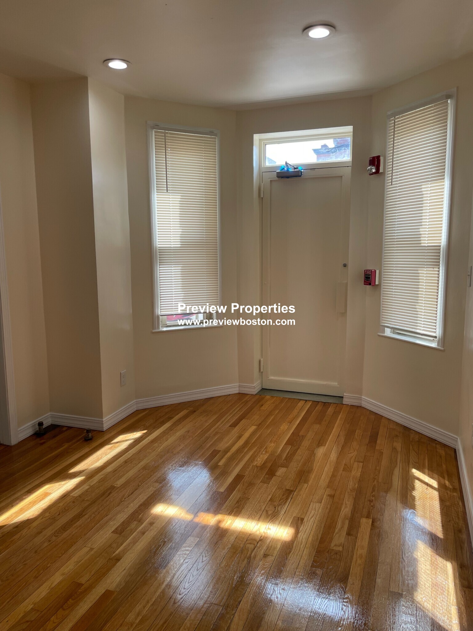 879 Beacon St, Fenway