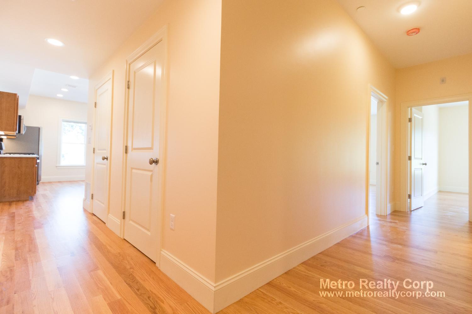 5165 Washington St, West Roxbury