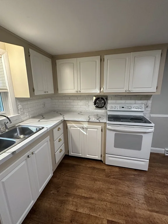 2 Bow St, Plainville