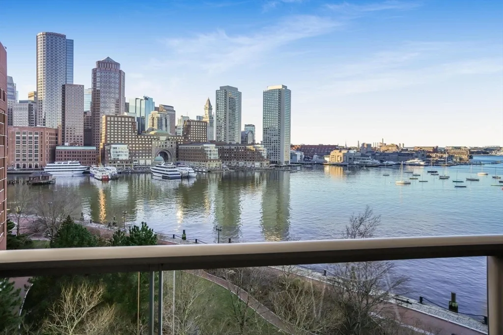 22 Liberty Dr, Seaport District