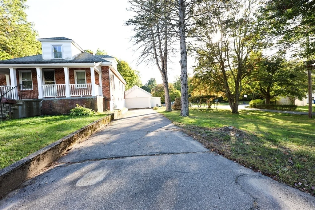 354 Pond St, Braintree