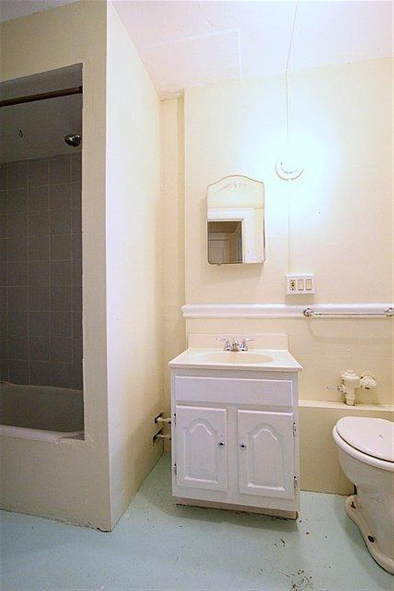 1.5 bed, 1 bath apartment for rent at 7 Craigie Cir Unit 23, Harvard Square — photo 5 of 19