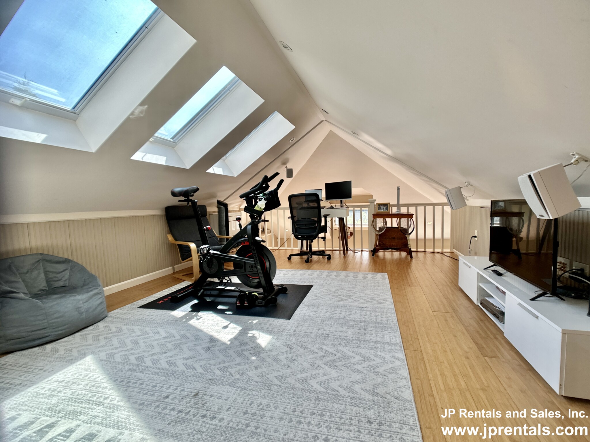 79 Aldrich St, Roslindale