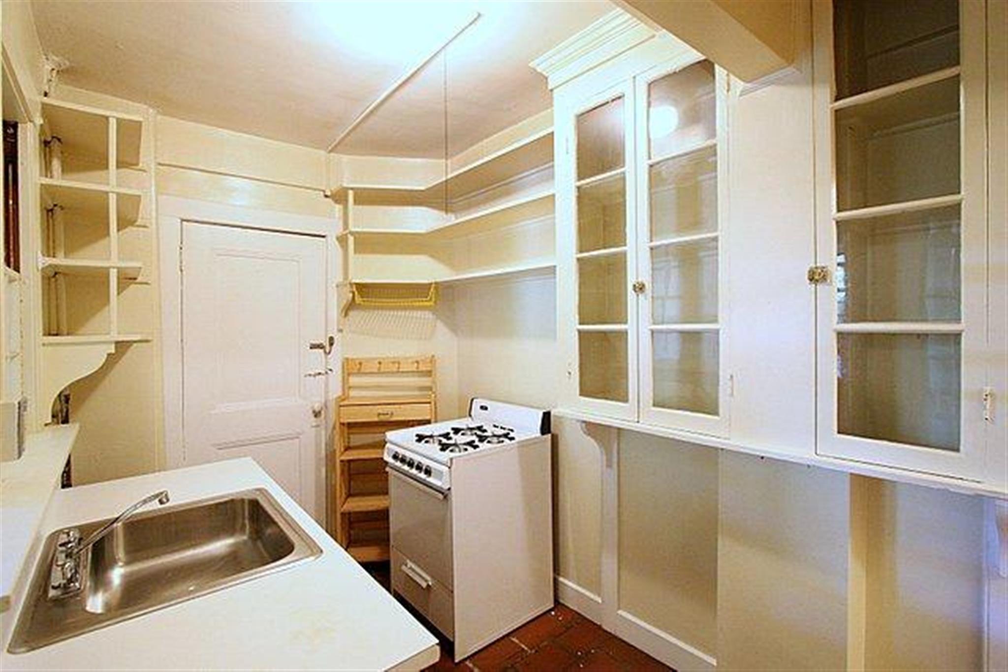 1.5 bed, 1 bath apartment for rent at 7 Craigie Cir Unit 23, Harvard Square — photo 9 of 19