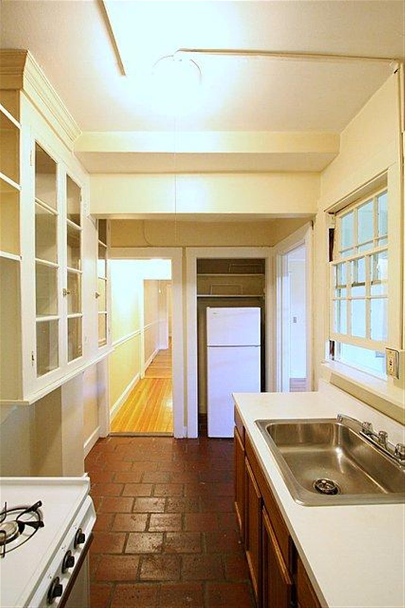 1.5 bed, 1 bath apartment for rent at 7 Craigie Cir Unit 23, Harvard Square — photo 11 of 19