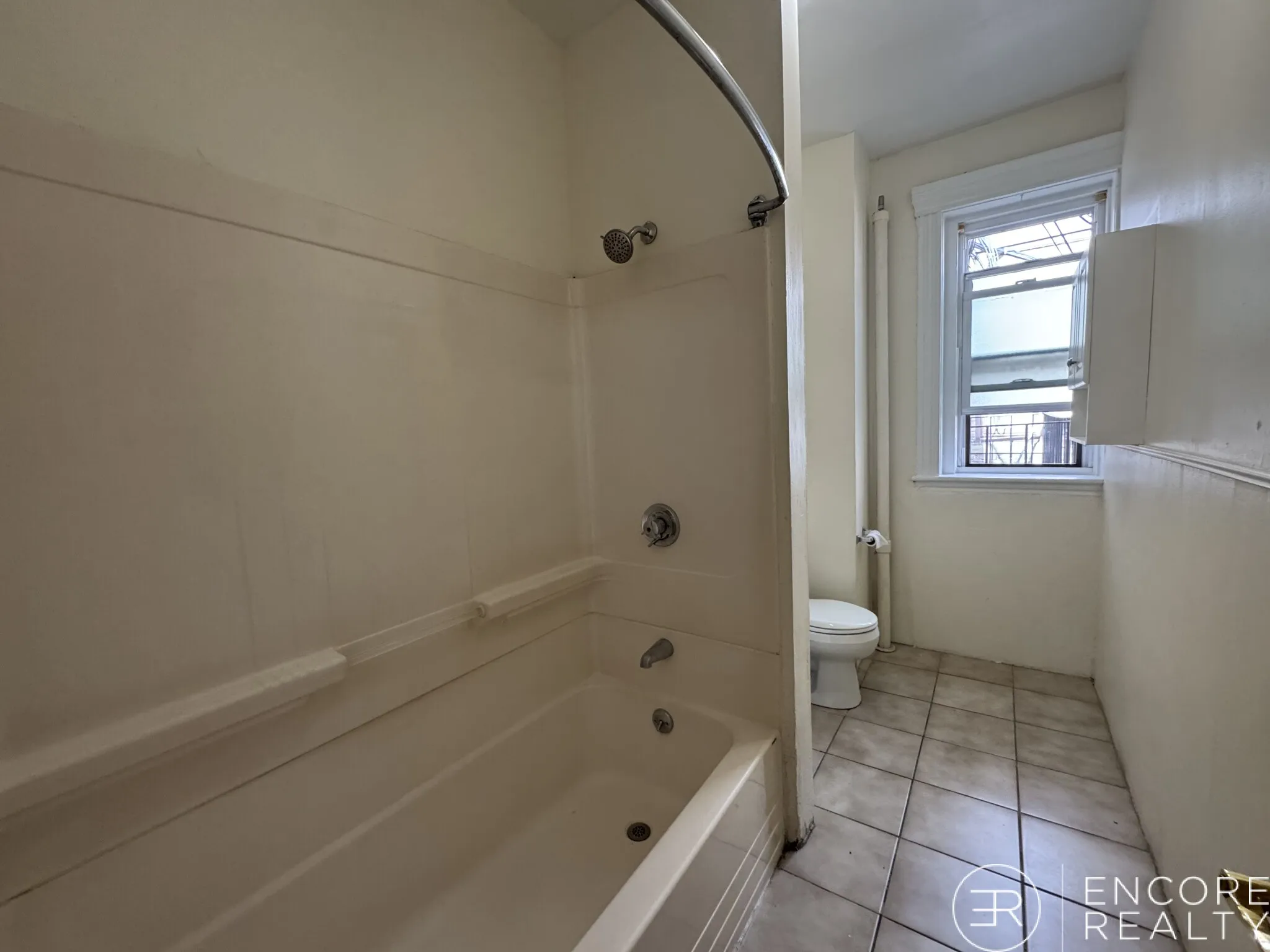 364 Riverway, Mission Hill