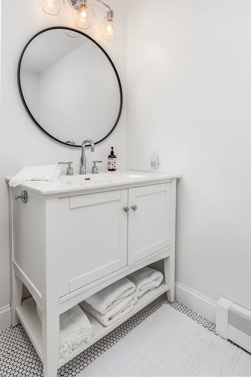 5 Stacey Ct, Marblehead