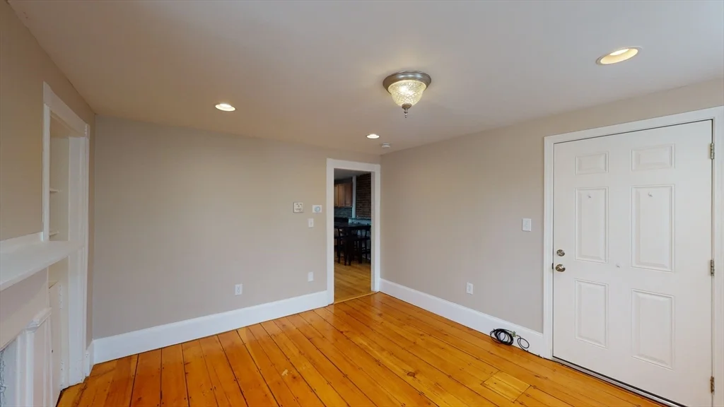 101 Baxter St, South Boston