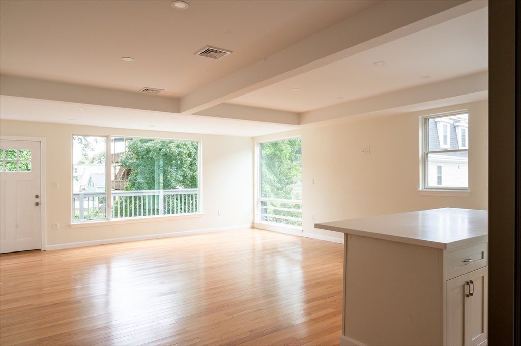 171 Everett St, Allston