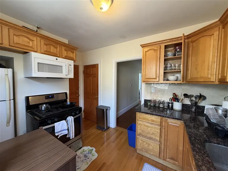 35 Magnus Ave, Ward Two