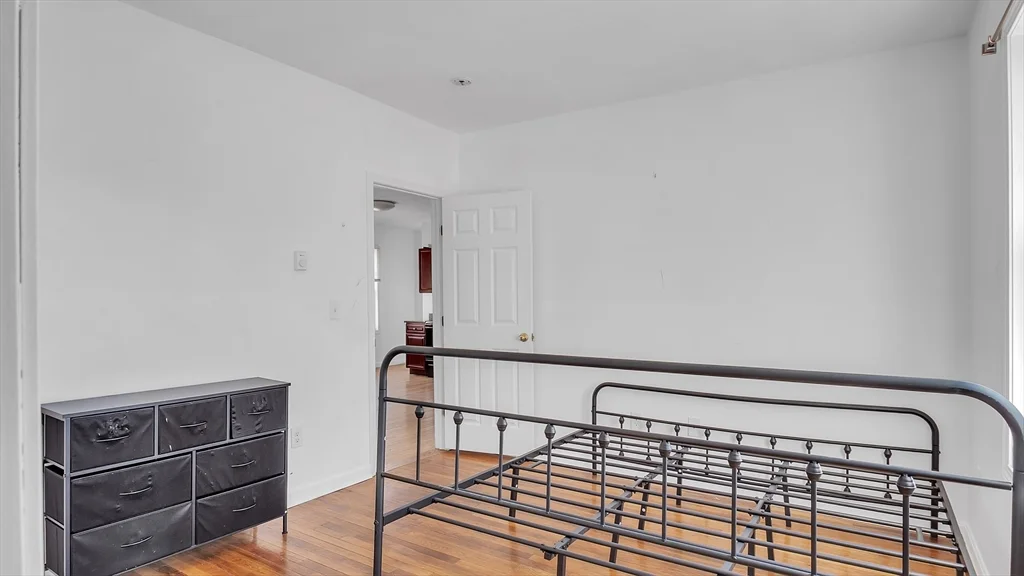 1442 Main St, Worcester
