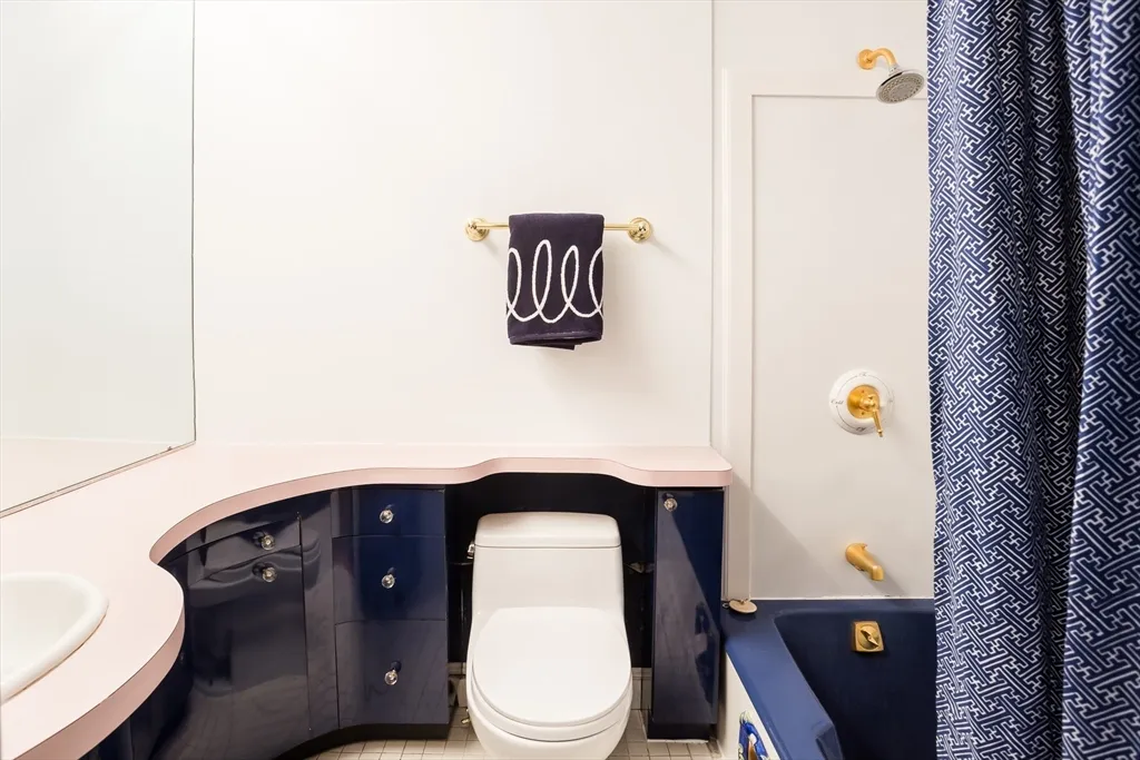 327 Commonwealth Ave, Back Bay