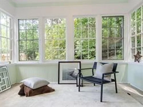 381 Vfw Pkwa, Chestnut Hill